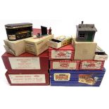 [OO GAUGE]. ASSORTED LINESIDE ACCESSORIES comprising a Hornby Dublo No.5020, Goods Depot, boxed;