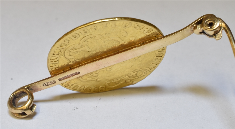 A ONE GUINEA GOLD COIN BAR BROOCH The coin dated 1784 soldered to a 9ct gold bar brooch, - Image 3 of 3
