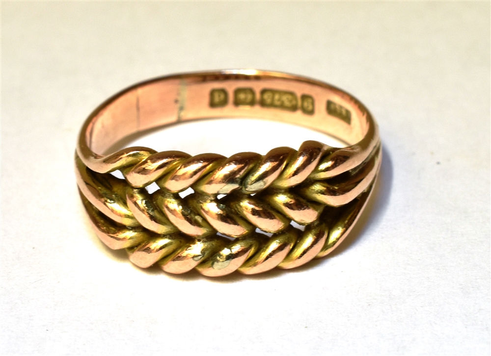 A 9CT YELLOW GOLD KNOT RING Hallmarked 1903, ring size R, weighing approx. 4.3g