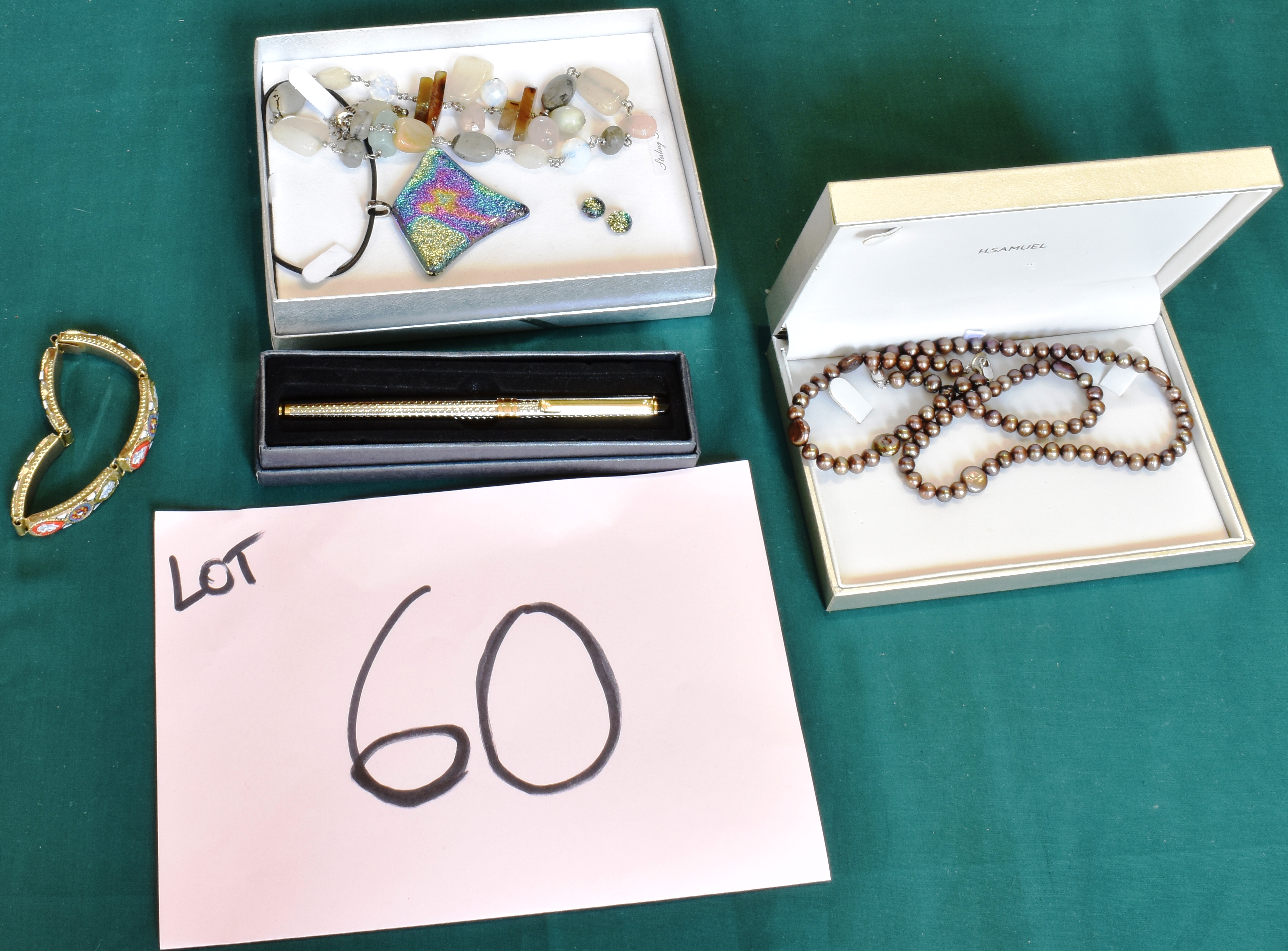 A LARGE QUANTITY OF ASSORTED COSTUME JEWELLERY to include vintage bead necklaces, also brooches, - Image 6 of 6