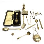A GROUP OF SMALL SILVERWARE ITEMS comprising teaspoons, condiment spoons, two propelling pencils,