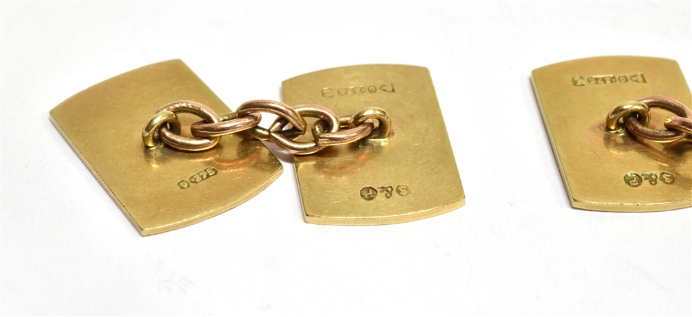 A PAIR OF 9CT GOLD CHAIN LINKED CUFFLINKS of rounded rectangular shape with engine turned pattern, - Image 2 of 2