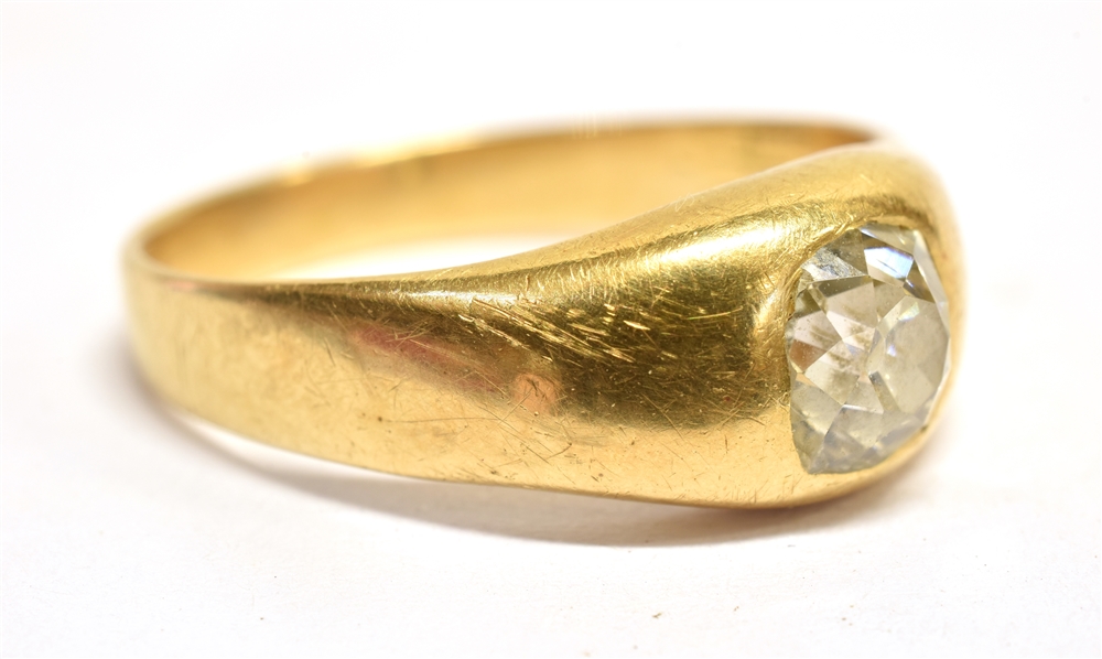 A 1.25 CARAT DIAMOND SOLITAIRE YELLOW GOLD SIGNET RING The deep old cushion cut diamond with culet - Image 2 of 7