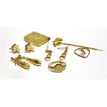 A SMALL QUANTITY OF 9CT GOLD JEWELLERY comprising three pairs of earrings, a child's signet ring and