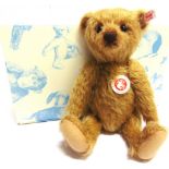 A STEIFF COLLECTOR'S TEDDY BEAR 'MARMADUKE' (EAN 663871), beige, with growler, limited edition 366/