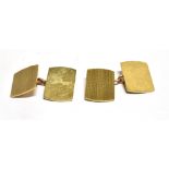 A PAIR OF 9CT GOLD CHAIN LINKED CUFFLINKS of rounded rectangular shape with engine turned pattern,