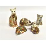 A GROUP OF FIVE ROYAL CROWN DERBY PAPERWEIGHTS all modelled as cats, all complete with stoppers to