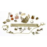 A QUANTITY OF NINETEEN PIECES OF ASSORTED SILVER JEWELLERY to include stone set rings, brooches,