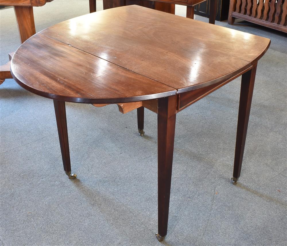 A 19TH CENTURY MAHOGANY PEMBROKE TABLE the oval top 79cm deep 55cm wide (105cm including both - Image 3 of 3