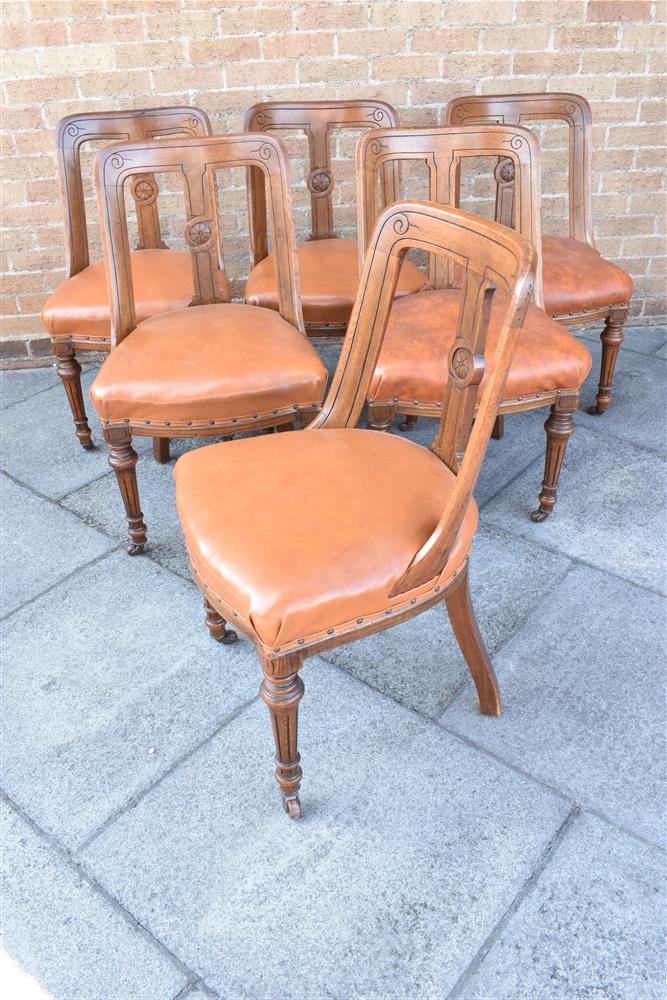 A SET OF SIX VICTORIAN OAK 'ATHENIAN' PATTERN DINING CHAIRS - Bild 3 aus 3