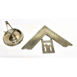 OF MASONIC INTEREST A SMALL SILVER DISH WITH COMPASS AND SET SQUARE TO CENTRE 6cm diameter,