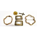 TWO ITEMS OF VICTORIAN JEWELLERY comprising a yellow metal Etruscan style target brooch and 2 yellow