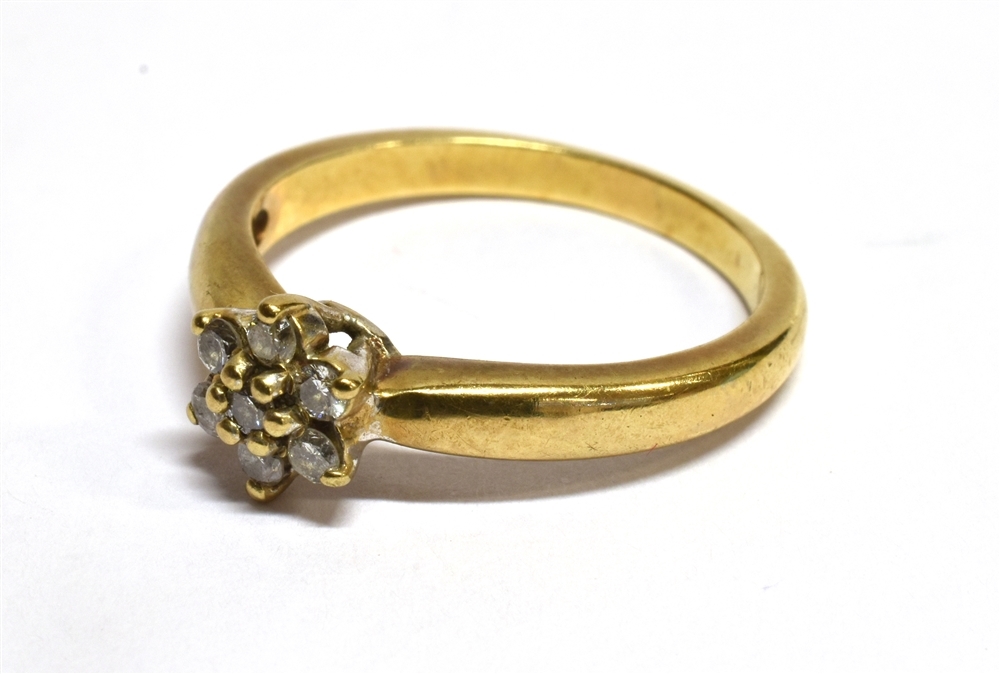 A DIAMOND FLOWERHEAD CLUSTER 9 CARAT GOLD RING cluster comprising seven round brilliant cut - Image 4 of 7