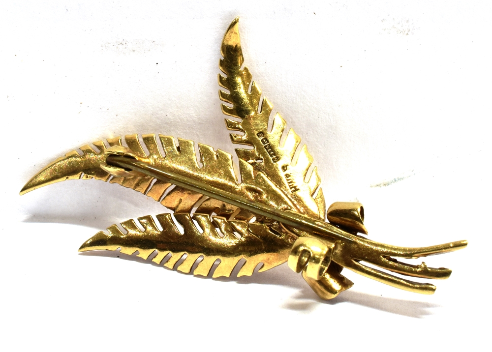 A 9CT GOLD FERN LEAF SPRAY BROOCH three fern leaves with five small cultured pearls to centre, - Image 2 of 2