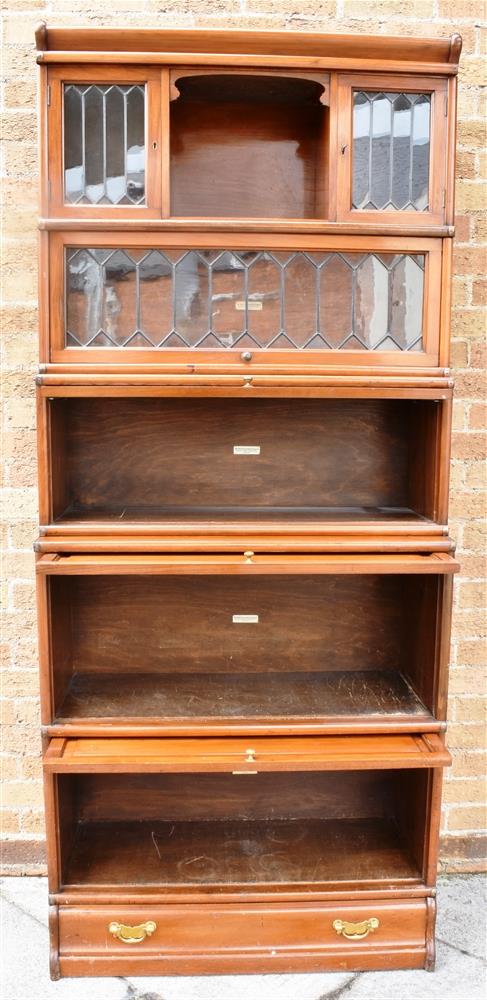A GOOD GLOBE WERNICKE WATERFALL SECTIONAL BOOKCASE the top tier with open cupboard flanked by pair - Image 4 of 4