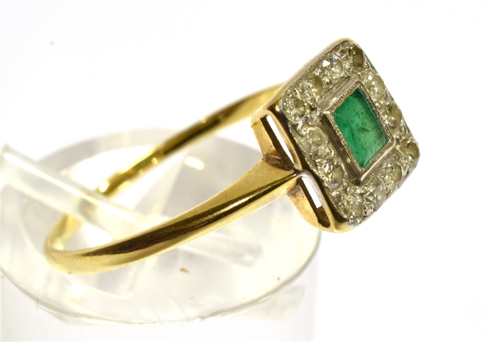 A SMALL EMERALD AND DIAMOND SQUARE CLUSTER YELLOW GOLD RING the small square cut emerald measuring - Image 4 of 5