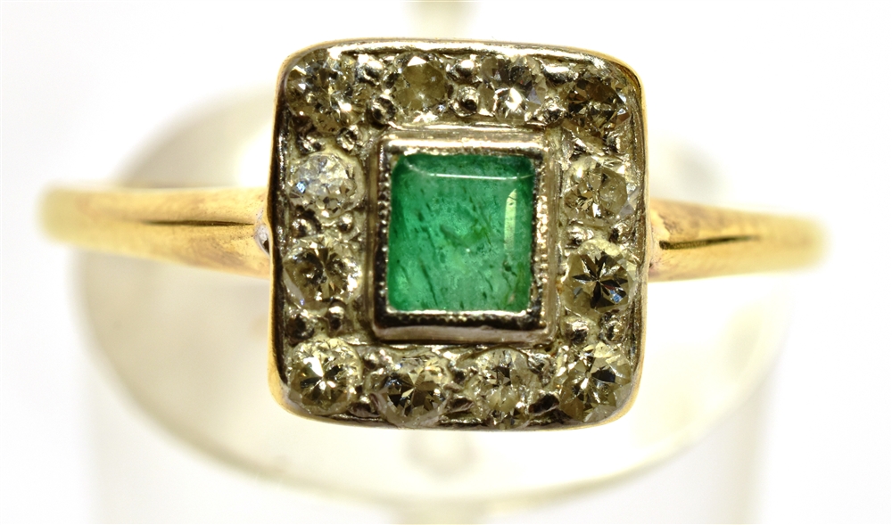 A SMALL EMERALD AND DIAMOND SQUARE CLUSTER YELLOW GOLD RING the small square cut emerald measuring - Image 2 of 5