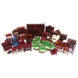 ASSORTED 1/12 SCALE DOLL'S HOUSE FURNITURE & ACCESSORIES (37 pieces).