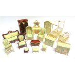 A COLLECTION OF 1/12 SCALE HAND-PAINTED DOLL'S HOUSE FURNITURE (16 pieces).