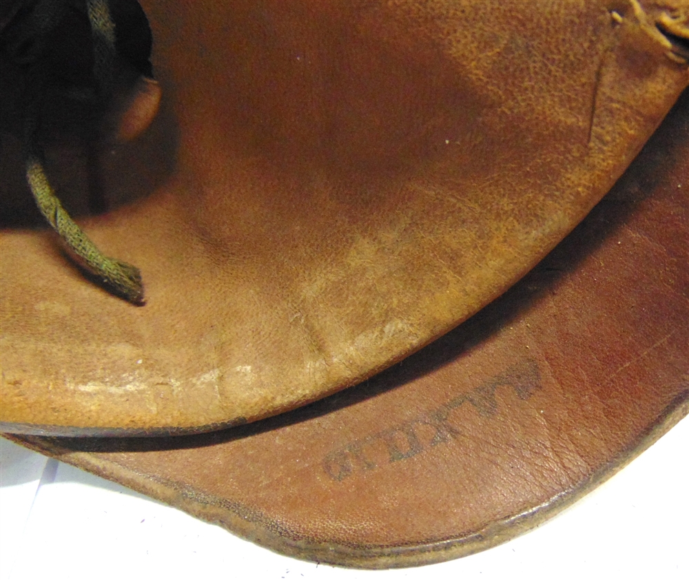 A GREAT WAR IMPERIAL GERMAN OTHER RANKS PICKELHAUBE the black leather shell with a grey metal - Image 6 of 6