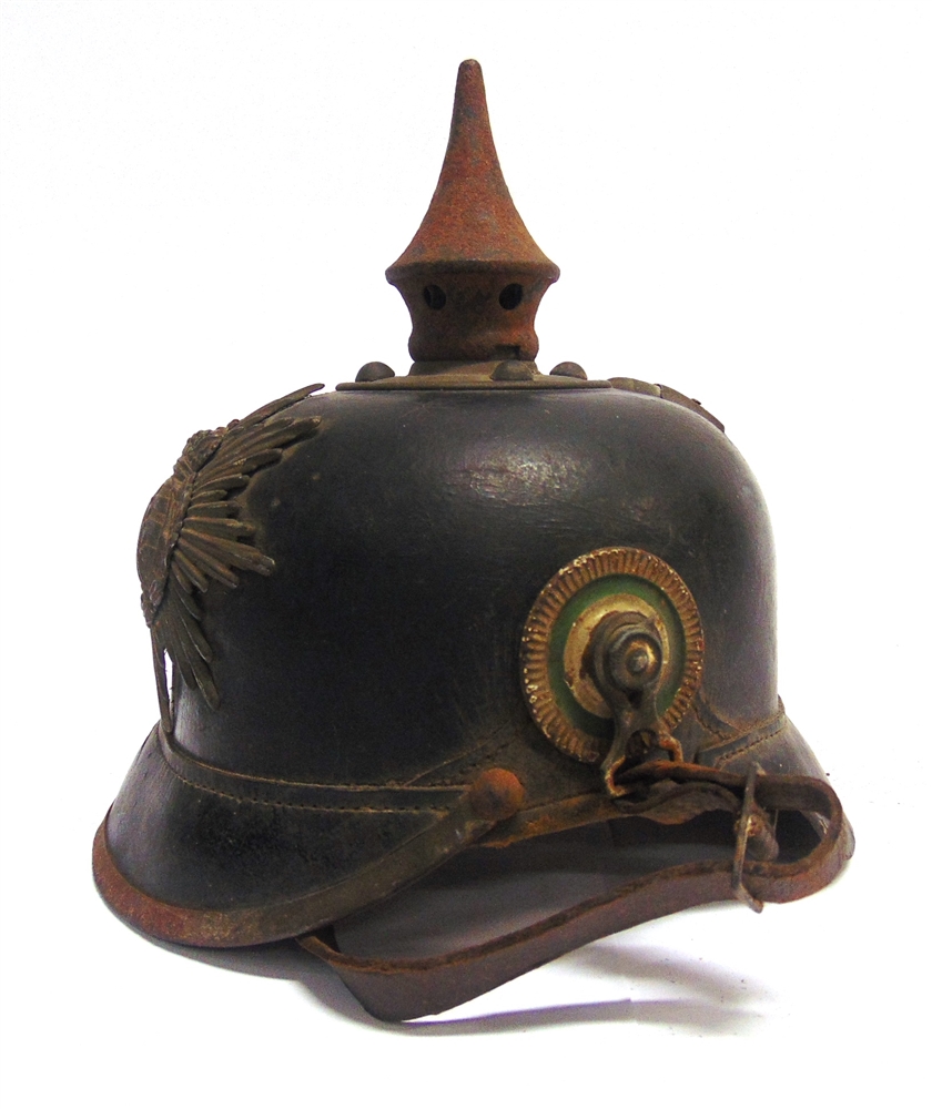 A GREAT WAR IMPERIAL GERMAN OTHER RANKS PICKELHAUBE the black leather shell with a grey metal - Image 2 of 6