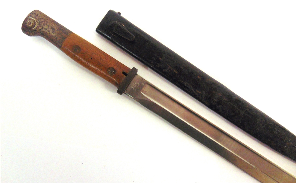 A GREAT WAR IMPERIAL GERMAN SEITENGEWEHR M1914 BAYONET the 30cm single edged blade with a wide