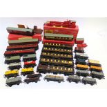 [OO GAUGE]. A HORNBY DUBLO ROLLING STOCK COLLECTION comprising six Pullman coaches, brown and