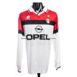 Marcel Desailly white AC Milan No.8 away jersey 1994-95, long-sleeved This was a Kitmen swap on