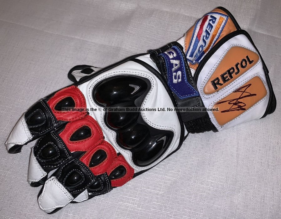 Marc Marquez signed MotoGP memorabilia, comprising a Marc Marquez cap, Pepsol Honda glove and 8 by - Image 3 of 3