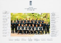 Cricket England T20 World Champions 2010 original signed squad photograph, nicely signed in pencil