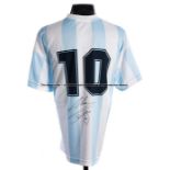 Diego Maradona signed Argentina retro jersey, signed in black marker to the reverse