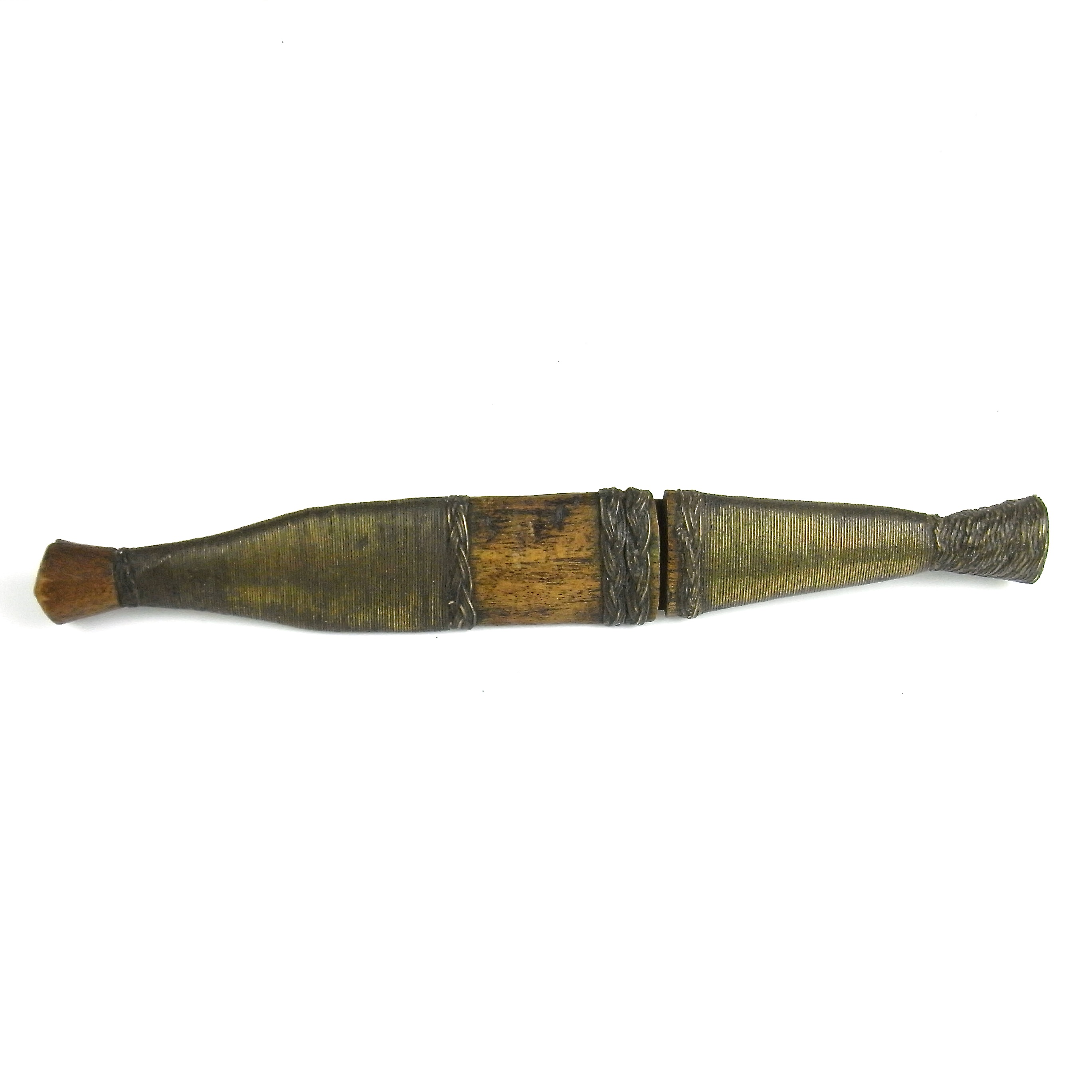 Tribal Art: An African Shona tribe knife with sheath, late 19th / early 20th century. - Image 2 of 2