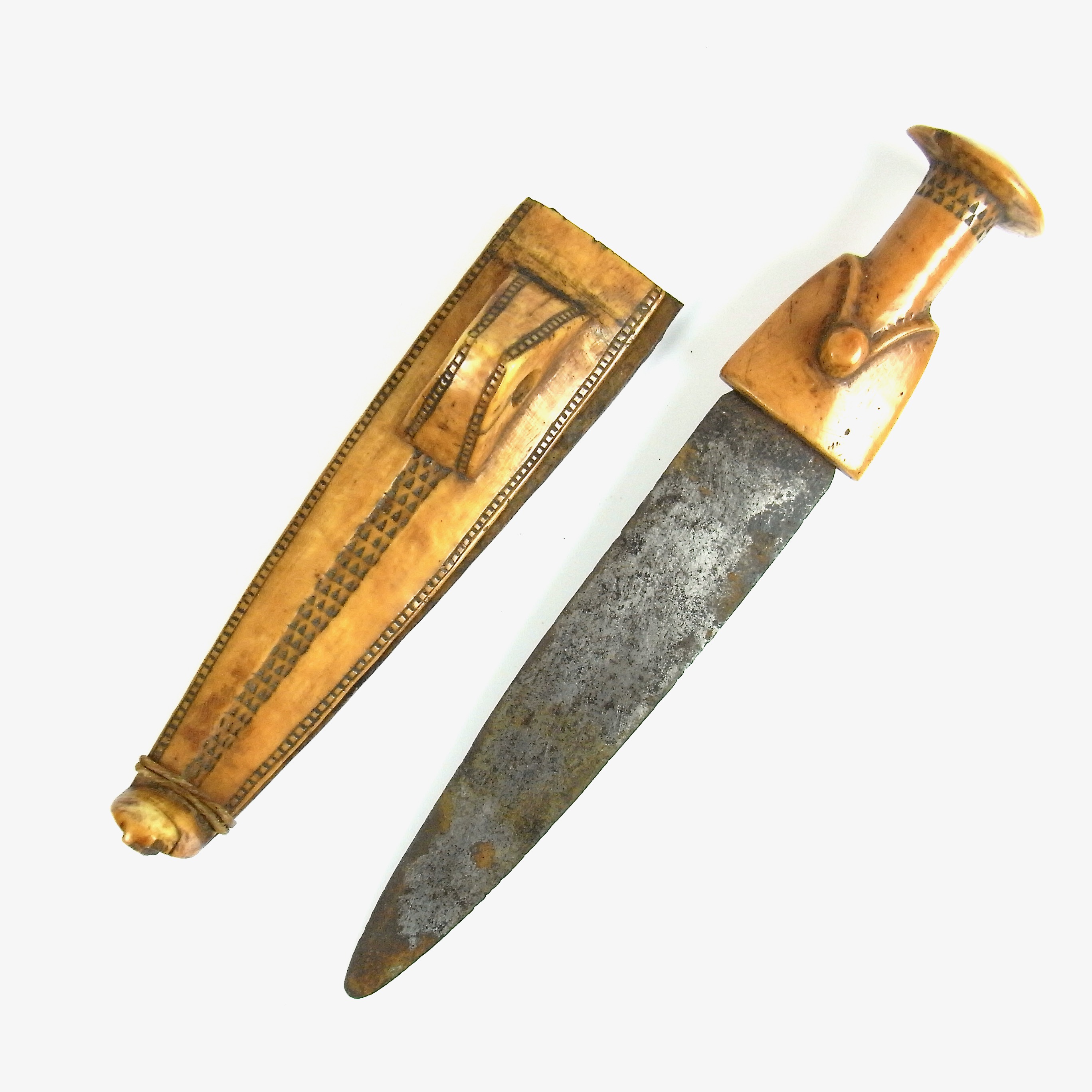 Tribal Art: An African knife, probably from Bechuanaland. - Image 2 of 2