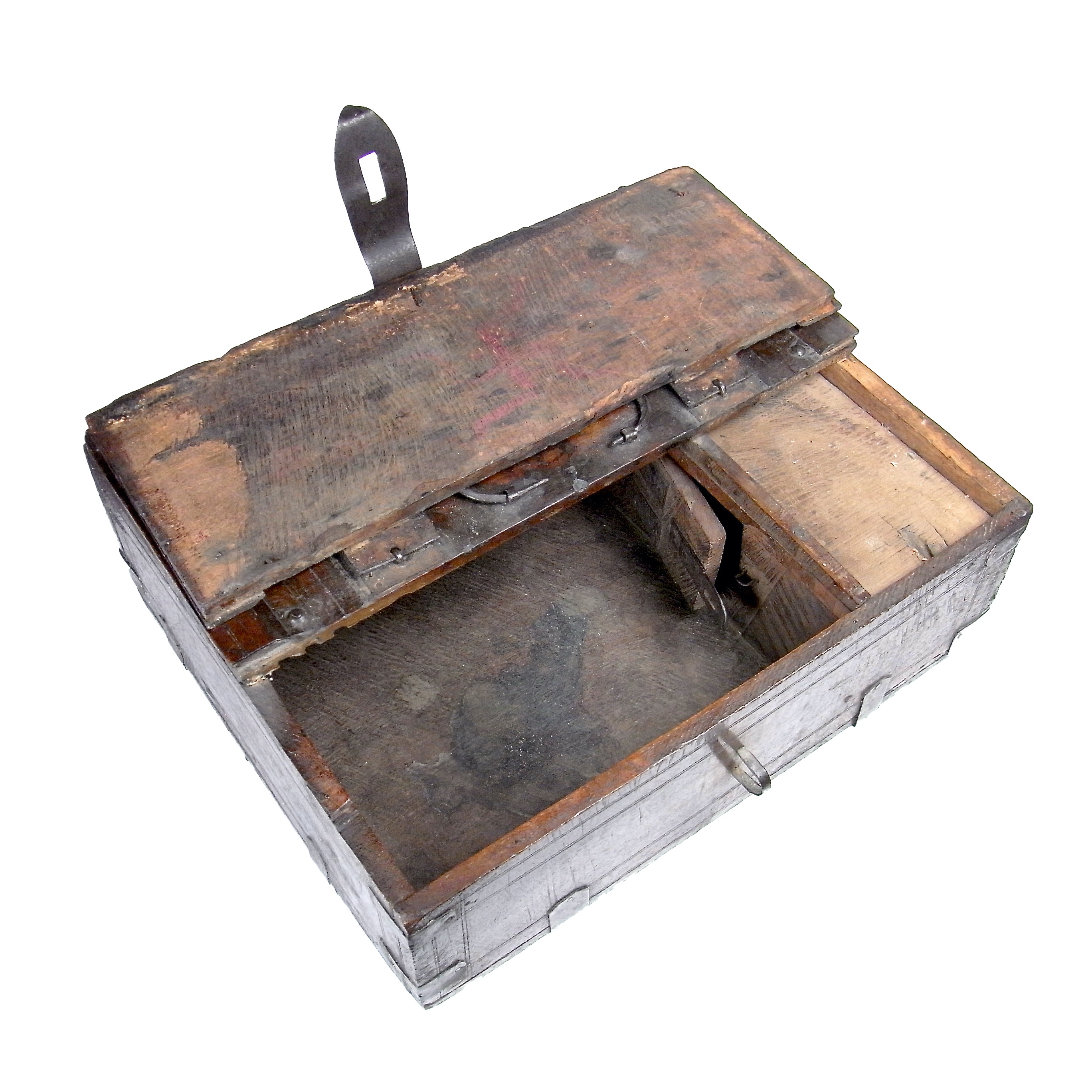 A reinforced oak and steel travelling merchants box, 18th/early 19th century - Image 3 of 3