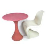 Retro furniture: An Italian retro plastic table and Vernon Panton chair, late 20th century