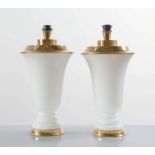 Coppia di basi di lampada in vetro di Murano bianco latte e ottone, Anni ‘70.