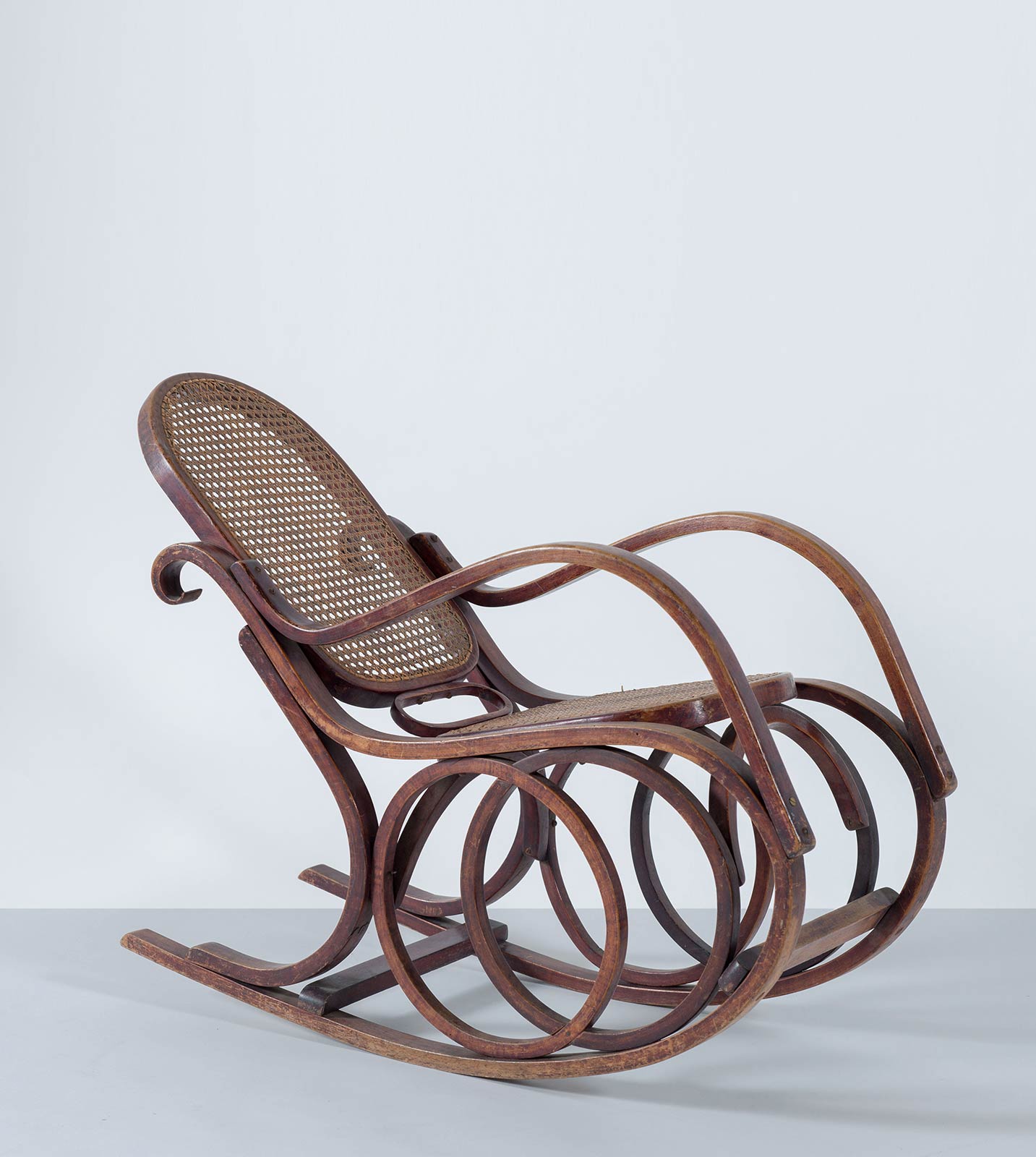 Dondolo da bambino tipo Thonet, Austria, Inizi del XX sec.