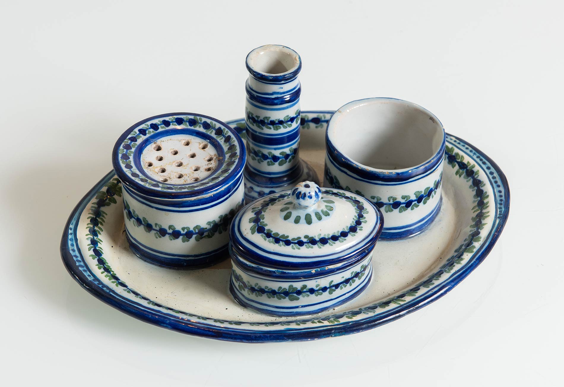 Calamaio in ceramica bianca e blu, Faenza, XIX sec. - Image 2 of 2