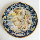 Piatto in ceramica policroma con Venere e Amore, Italia, XIX sec.