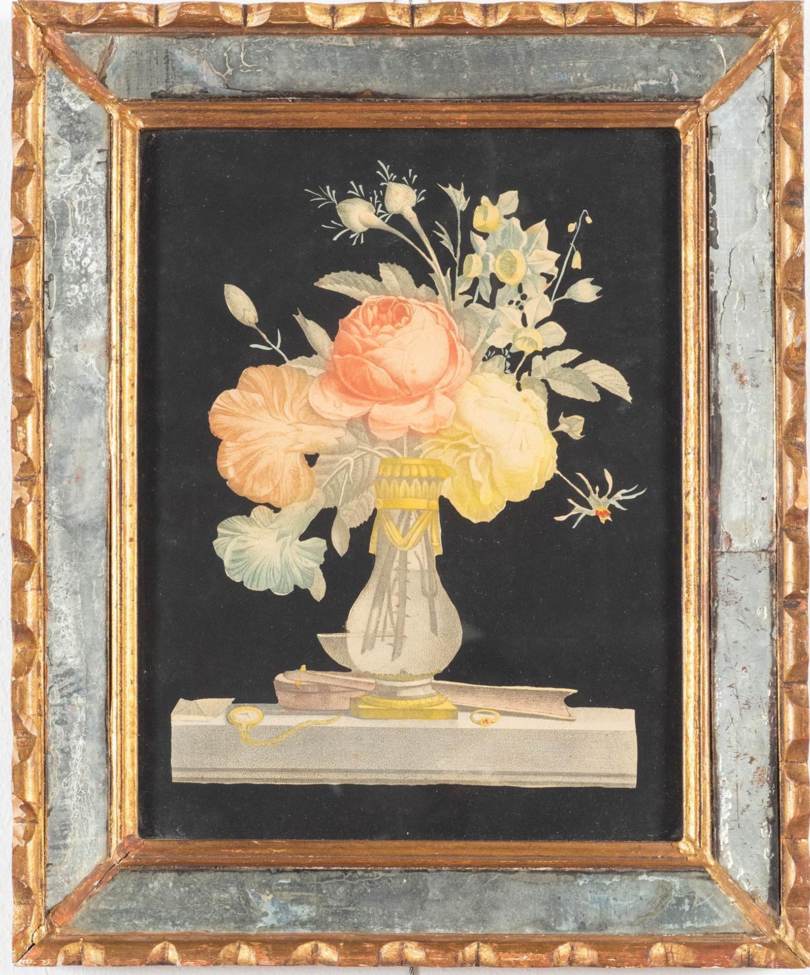 Stampa raffigurante vaso di fiori entro cornice in legno intagliato e dorato con specchi, XX sec.