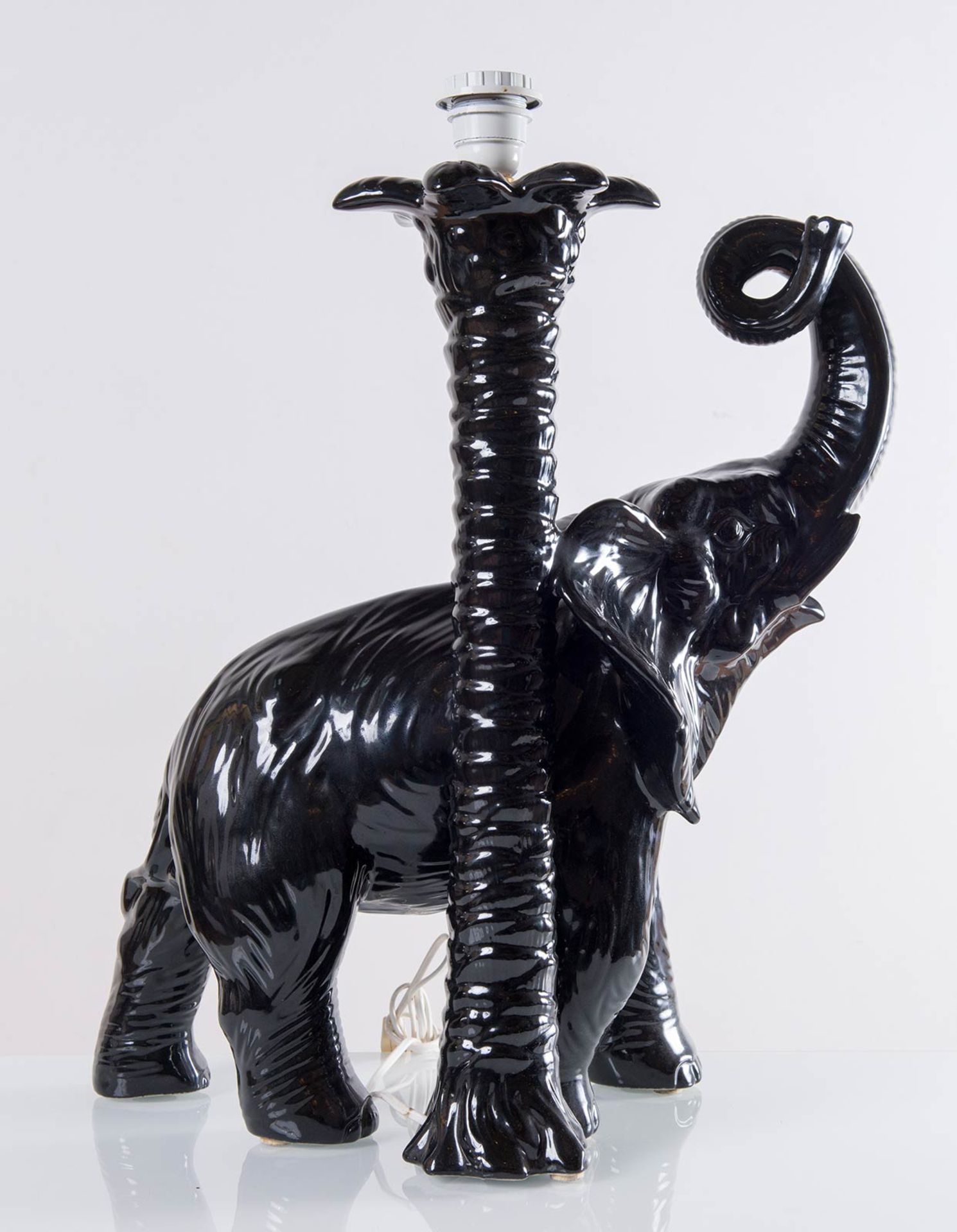 Lampada da tavolo in ceramica smaltata con elefante, Produzione Italiana - Anni ‘70. - Bild 2 aus 3