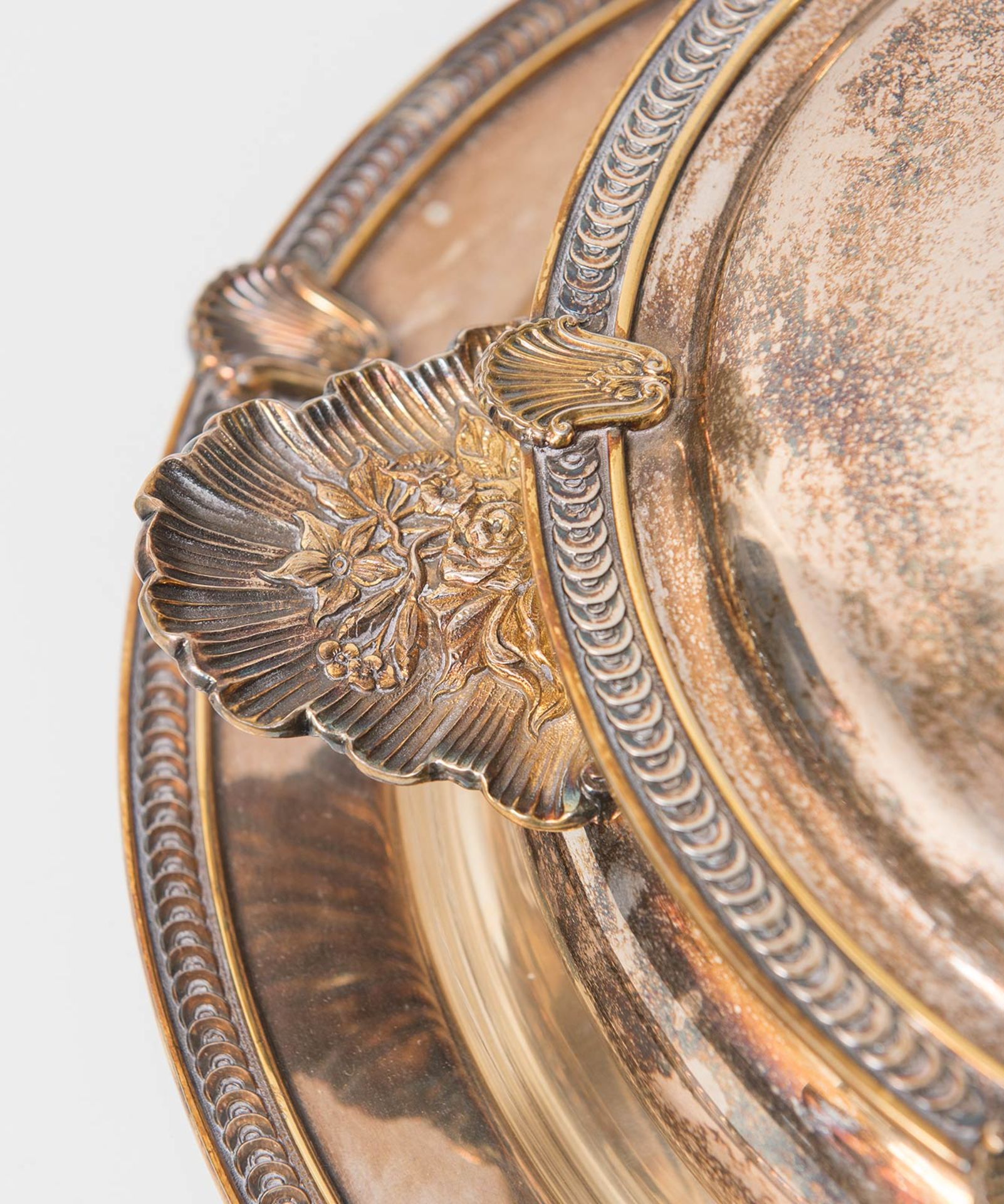 Enea Stefani, Legumiera in argento con parti dorate e pietre dure, Bologna, XX secolo. - Bild 3 aus 6