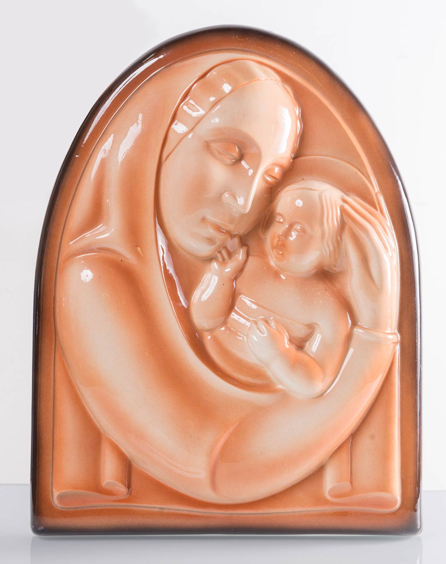 Faci – Civita Castellana, Grande piastra in bassorilievo raffigurante “Maternità”, Anni