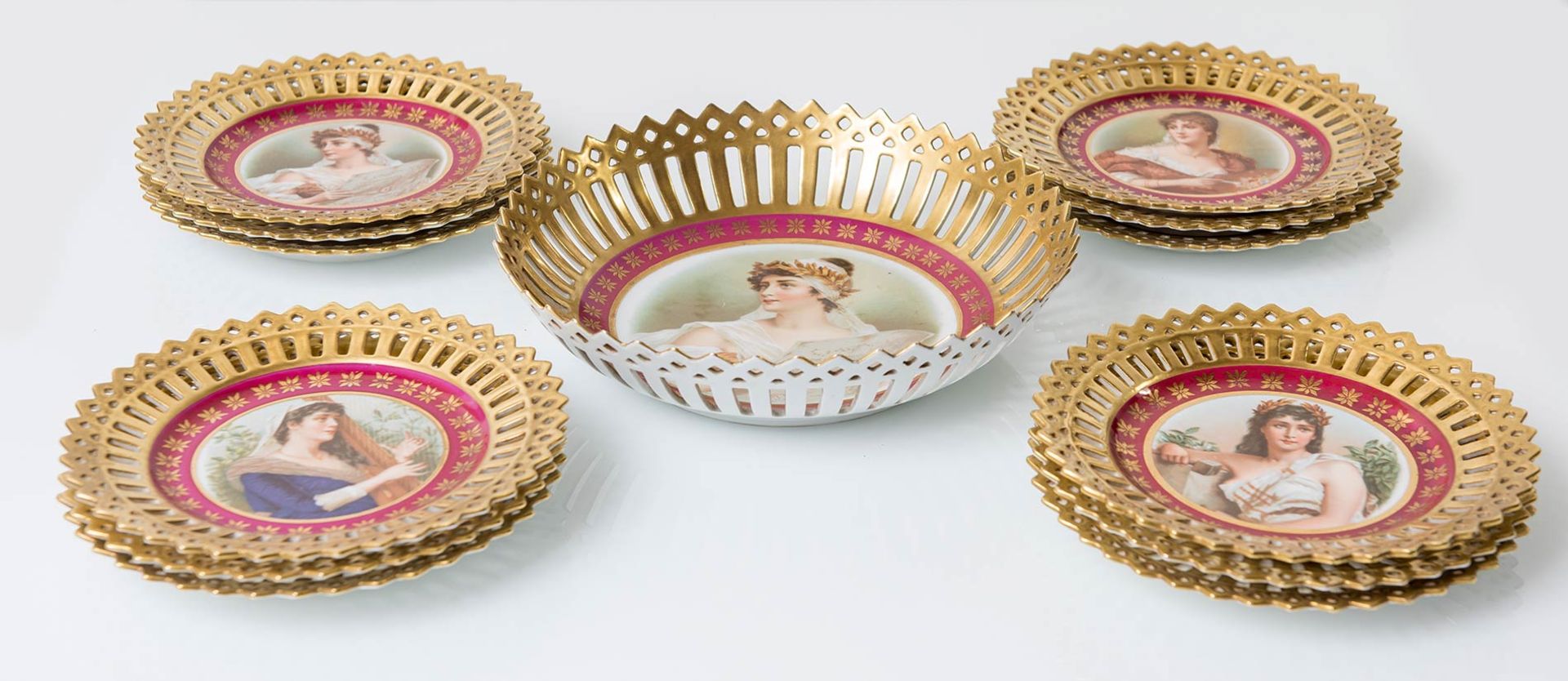 Servizio da dessert in porcellana, Austria, inizio del XX secolo. - Image 3 of 4