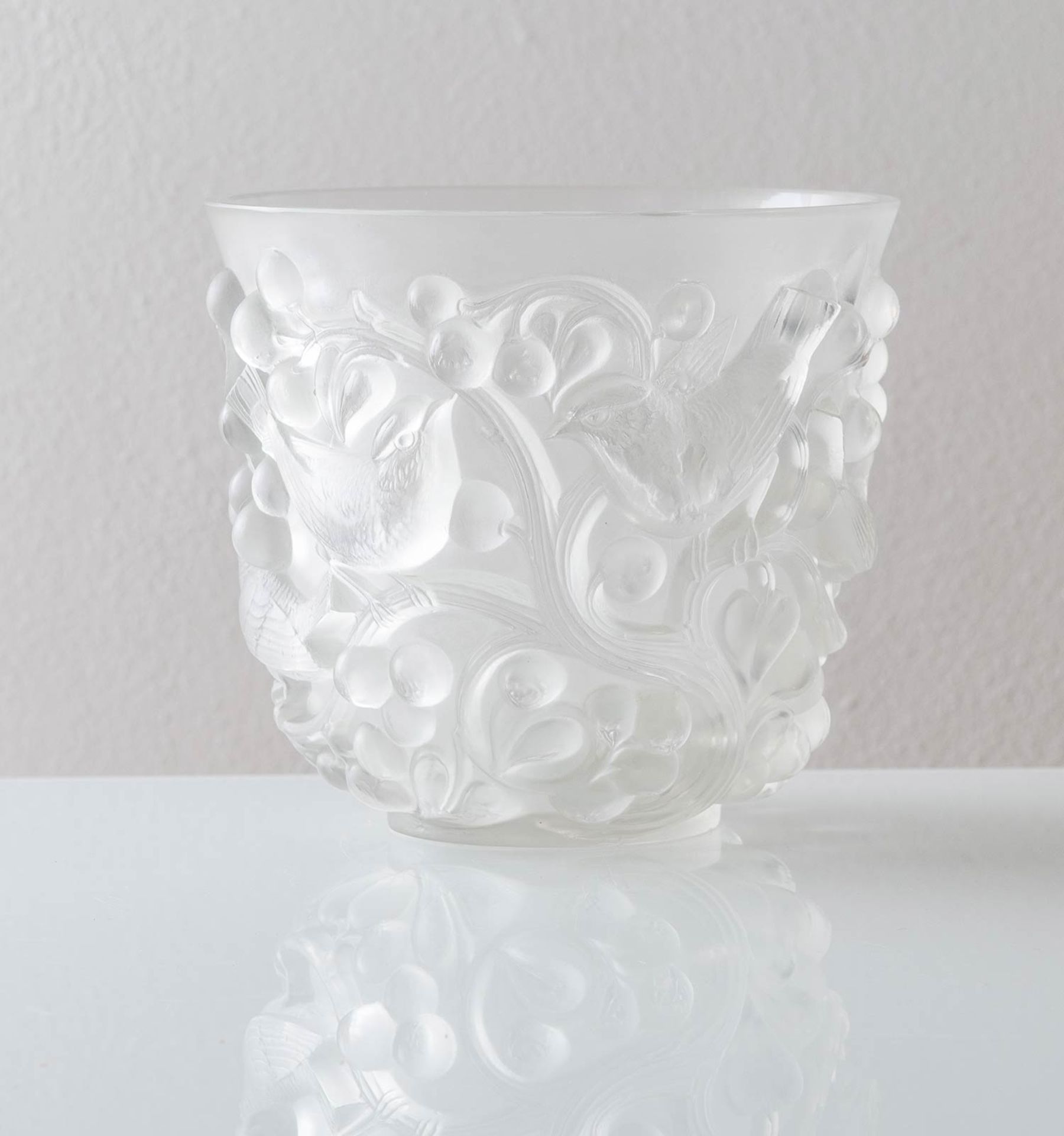 René Lalique – Francia, Vaso modello “Avallon”, XX secolo. - Image 2 of 3