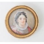 Tabacchiera in avorio con miniatura sul coperchio raffigurante volto di donna, XVIII secolo.