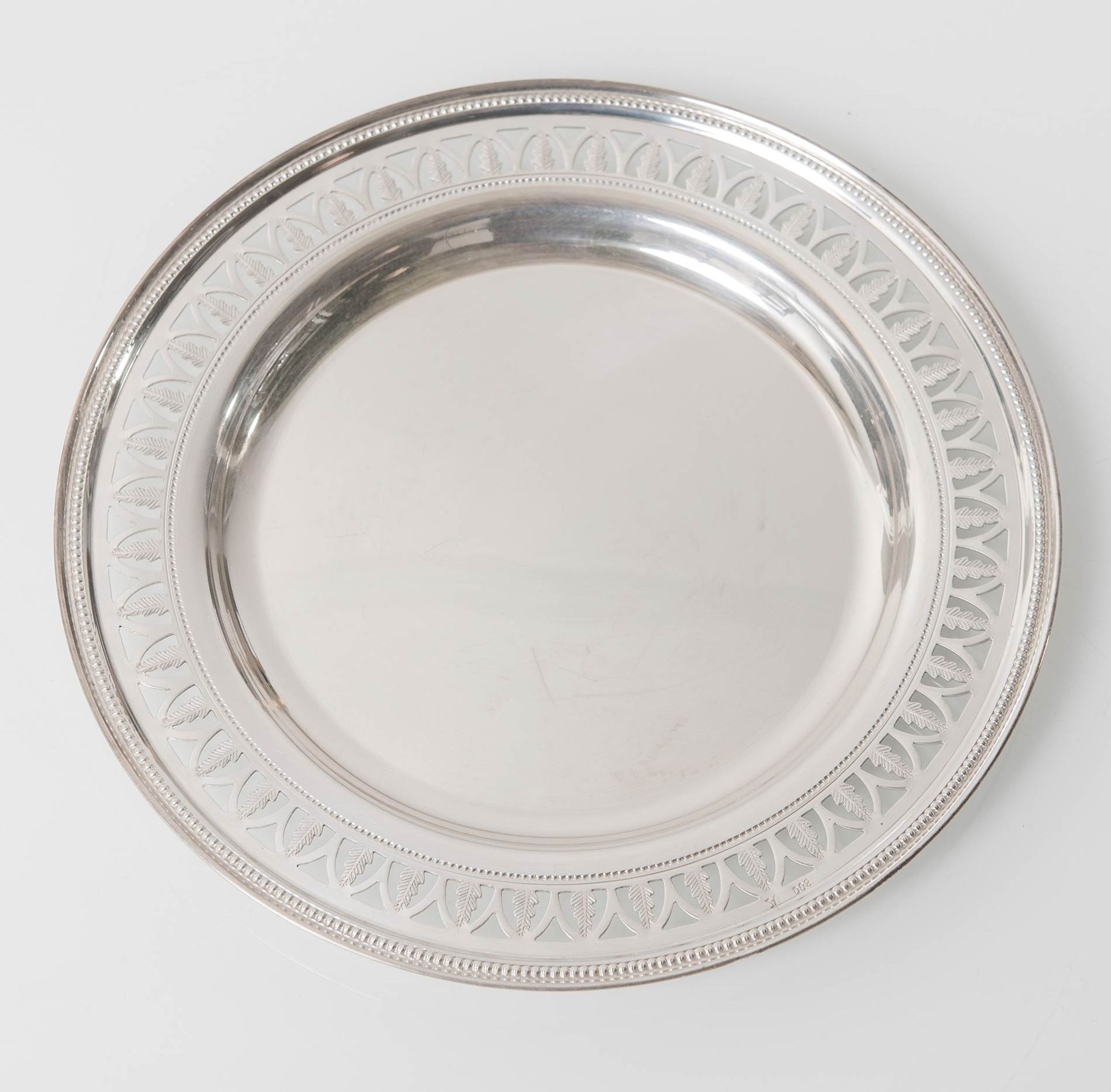 Dodici piatti da pane in argento, Italia, fine XIX - inizio XX secolo. - Image 4 of 5