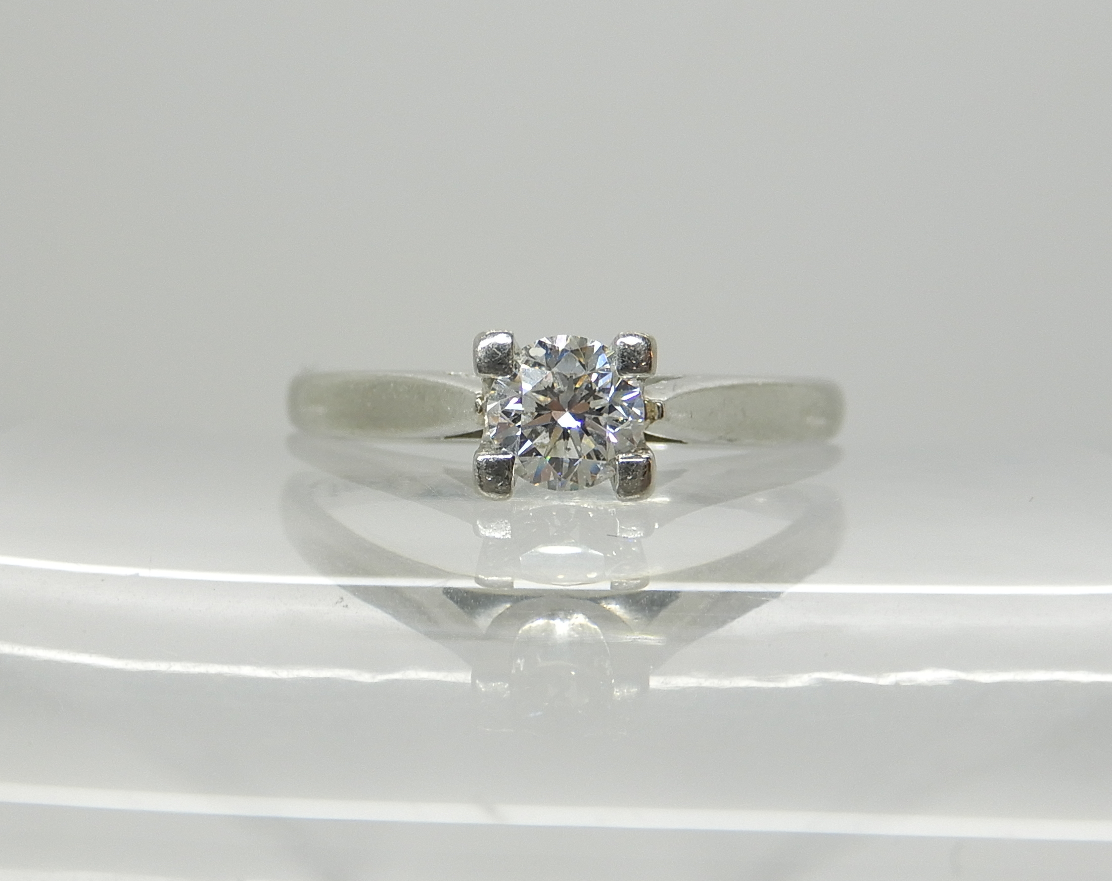 A platinum solitaire diamond ring set with estimated approx 0.30ct brilliant cut diamond, size O1/2,