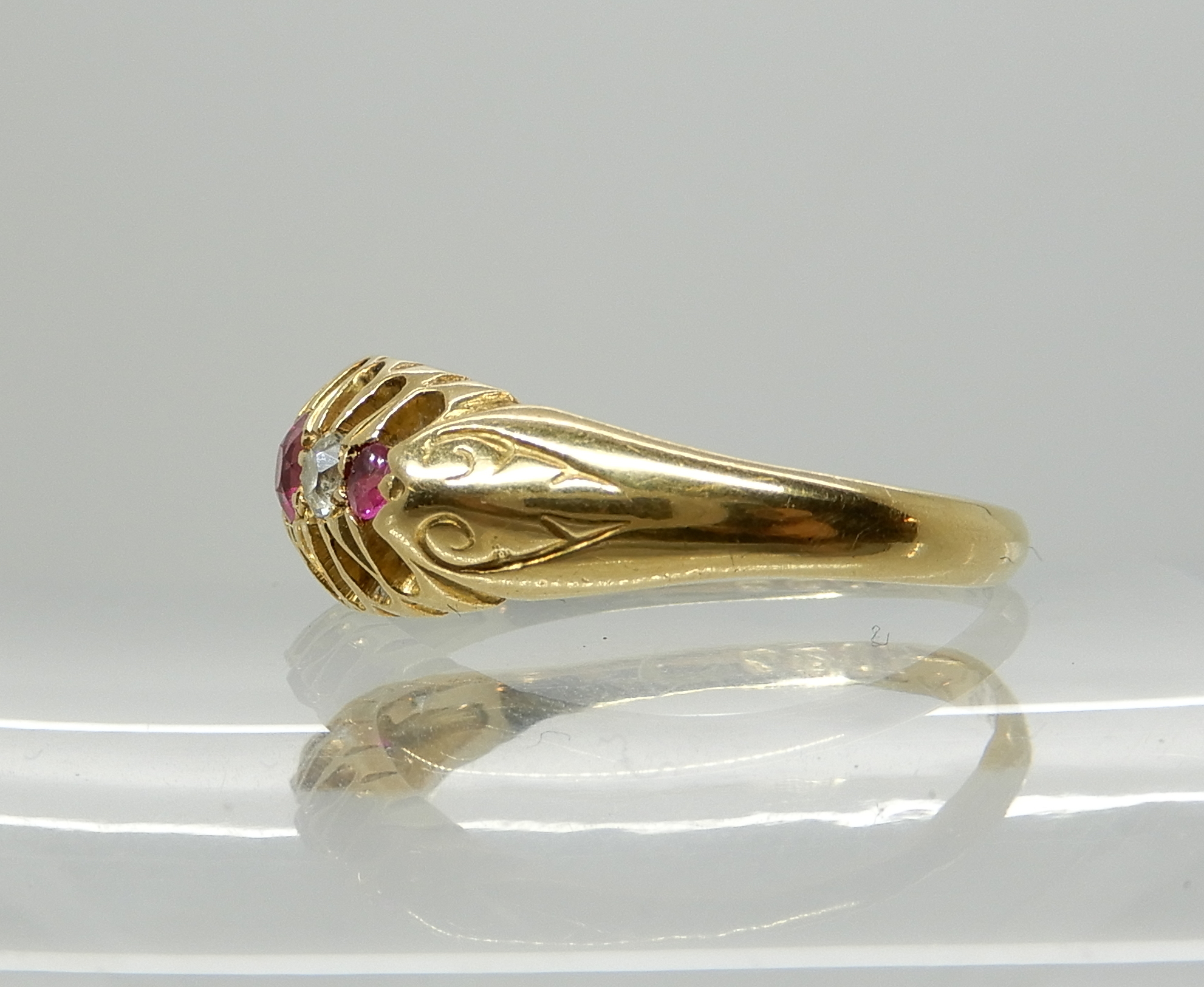 An 18ct gold diamond and red gem ring, size O, weight 3.7gms Condition Report: Available upon - Image 3 of 3