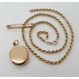 A 9ct gold rope chain (af), a 9ct locket and a 9ct bar brooch weight 13.3gms Condition Report: